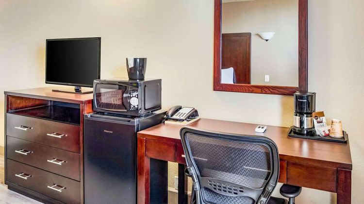 Econo Lodge Newport Room