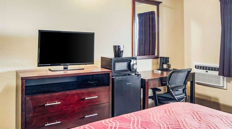 Econo Lodge Newport Room