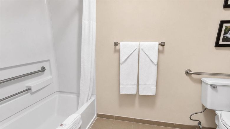<b>Comfort Inn Room</b>. Images powered by <a href="https://iceportal.shijigroup.com/" title="IcePortal" target="_blank">IcePortal</a>.