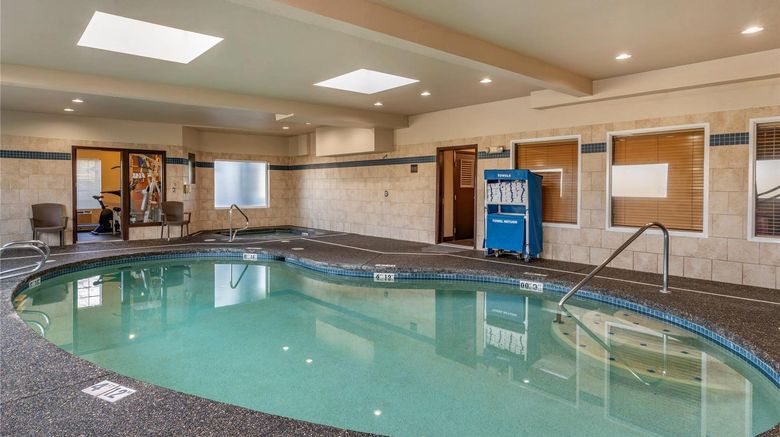 <b>Comfort Inn Pool</b>. Images powered by <a href="https://iceportal.shijigroup.com/" title="IcePortal" target="_blank">IcePortal</a>.