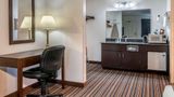 <b>Quality Inn Central Room</b>. Images powered by <a href="https://iceportal.shijigroup.com/" title="IcePortal" target="_blank">IcePortal</a>.