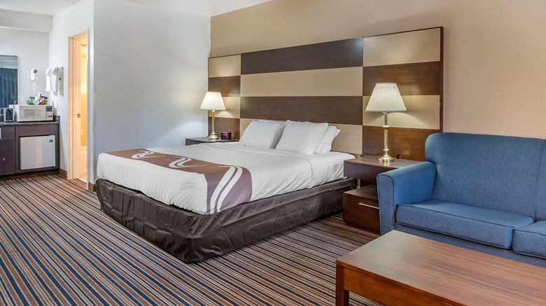 <b>Quality Inn Central Room</b>. Images powered by <a href="https://iceportal.shijigroup.com/" title="IcePortal" target="_blank">IcePortal</a>.