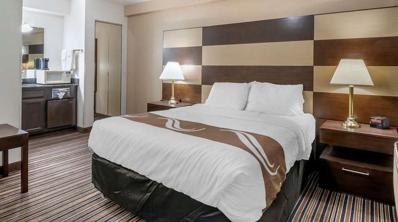 <b>Quality Inn Central Room</b>. Images powered by <a href="https://iceportal.shijigroup.com/" title="IcePortal" target="_blank">IcePortal</a>.