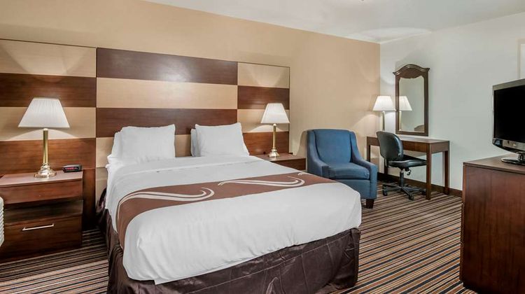 Quality Inn Central Suite