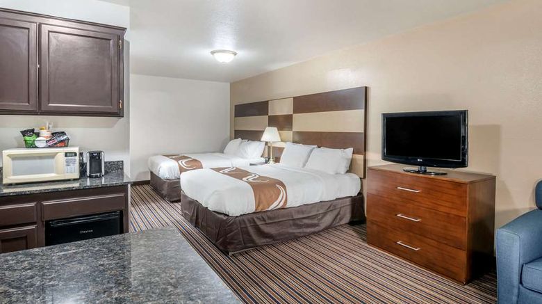 <b>Quality Inn Central Suite</b>. Images powered by <a href="https://iceportal.shijigroup.com/" title="IcePortal" target="_blank">IcePortal</a>.