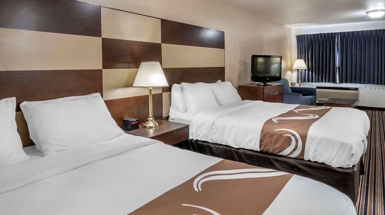 <b>Quality Inn Central Suite</b>. Images powered by <a href="https://iceportal.shijigroup.com/" title="IcePortal" target="_blank">IcePortal</a>.