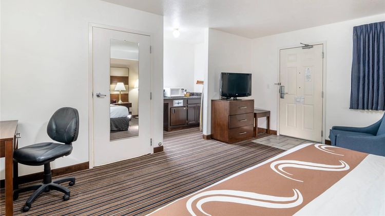 Quality Inn Central Room