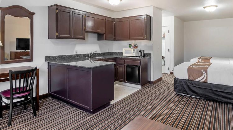 Quality Inn Central Suite