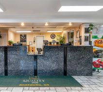 Quality Inn Central Lobby