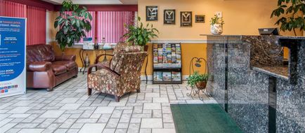 Quality Inn Central Lobby