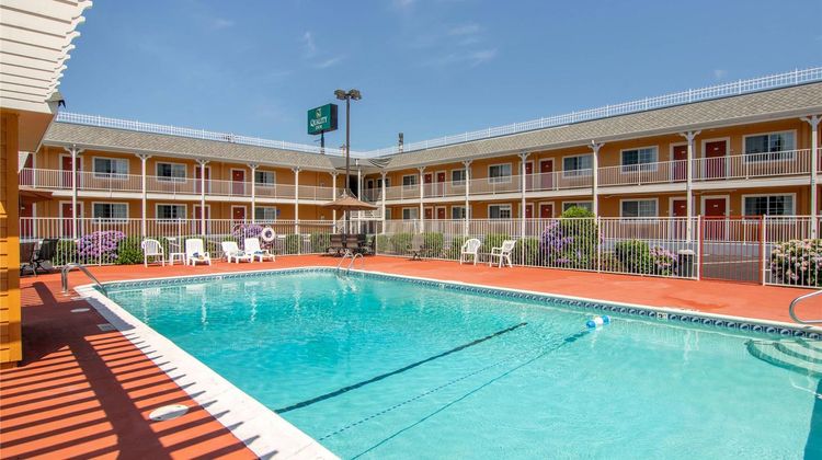 Quality Inn Central Pool