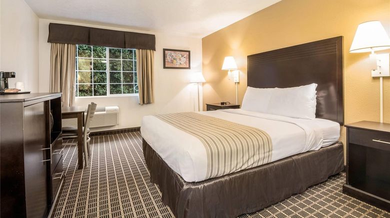 <b>Econo Lodge & Suites Corvallis Room</b>. Images powered by <a href="https://iceportal.shijigroup.com/" title="IcePortal" target="_blank">IcePortal</a>.