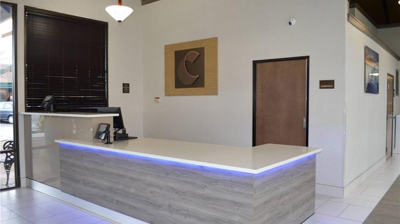 <b>Comfort Inn & Suites Portland-West Lobby</b>. Images powered by <a href="https://iceportal.shijigroup.com/" title="IcePortal" target="_blank">IcePortal</a>.
