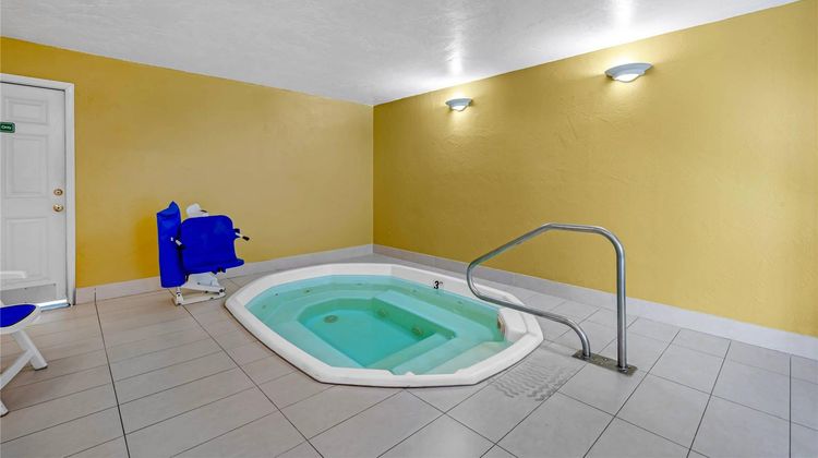 Quality Inn & Suites Coos Bay Pool