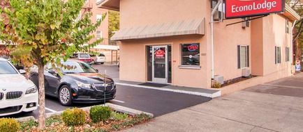 Econo Lodge City Center Exterior