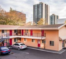 Econo Lodge City Center Exterior