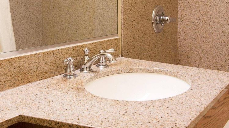Econo Lodge City Center Room