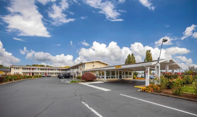 Rodeway Inn Albany Exterior