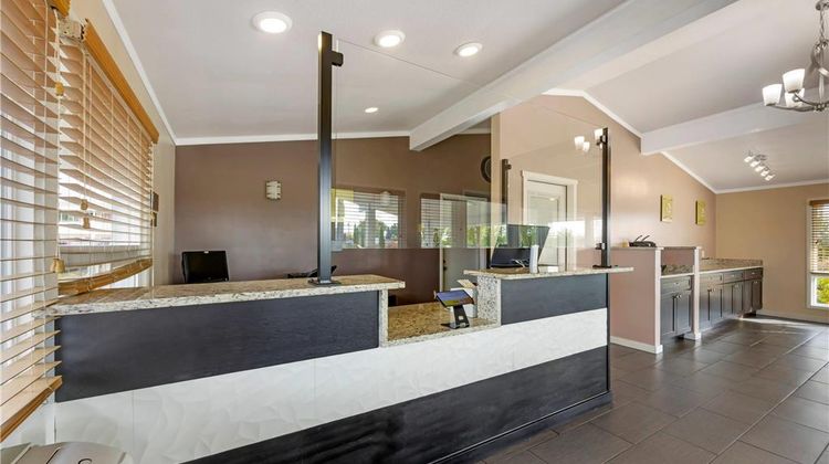 Rodeway Inn Albany Lobby