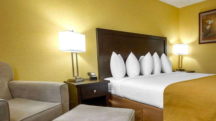 Quality Inn & Suites Room