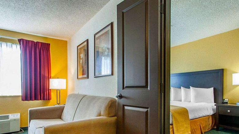 <b>Quality Inn & Suites Suite</b>. Images powered by <a href="https://iceportal.shijigroup.com/" title="IcePortal" target="_blank">IcePortal</a>.