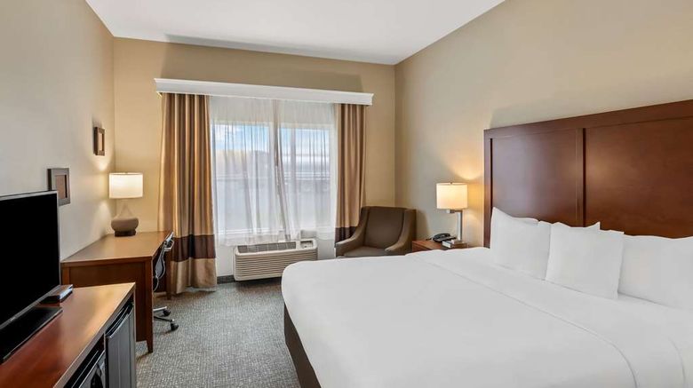 <b>Comfort Inn and Suites Hermiston South Room</b>. Images powered by <a href="https://iceportal.shijigroup.com/" title="IcePortal" target="_blank">IcePortal</a>.