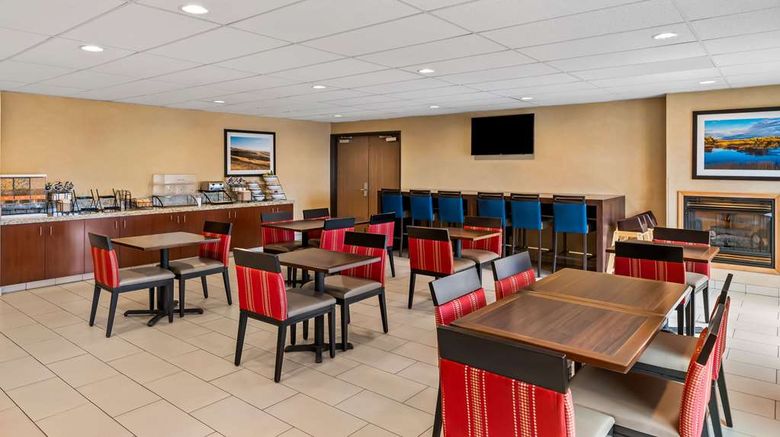 <b>Comfort Inn and Suites Hermiston South Restaurant</b>. Images powered by <a href="https://iceportal.shijigroup.com/" title="IcePortal" target="_blank">IcePortal</a>.