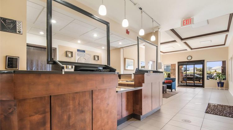 Comfort Inn Newport Lobby