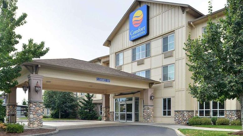 Comfort Inn  and  Suites Exterior. Images powered by <a href="https://iceportal.shijigroup.com" target="_blank" rel="noopener">Ice Portal</a>.