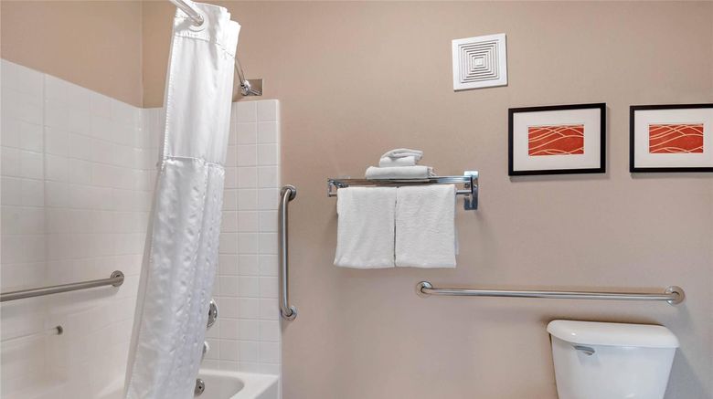 <b>Comfort Inn & Suites Room</b>. Images powered by <a href="https://iceportal.shijigroup.com/" title="IcePortal" target="_blank">IcePortal</a>.