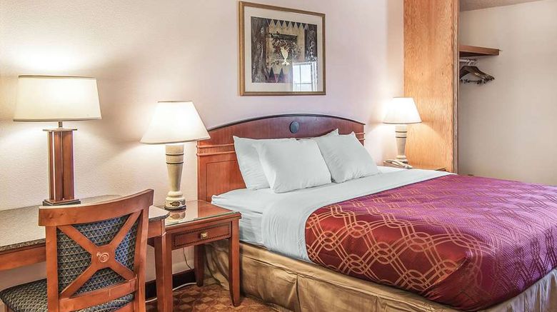<b>Econo Lodge Suite</b>. Images powered by <a href="https://iceportal.shijigroup.com/" title="IcePortal" target="_blank">IcePortal</a>.