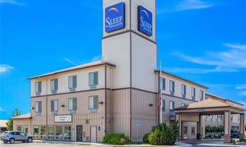 Sleep Inn & Suites