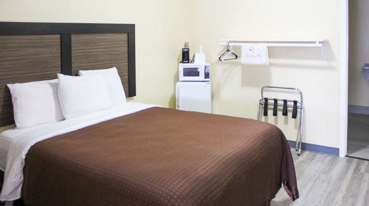 Rodeway Inn Room