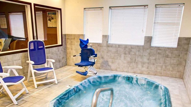 <b>Quality Inn Florence Pool</b>. Images powered by <a href="https://iceportal.shijigroup.com/" title="IcePortal" target="_blank">IcePortal</a>.