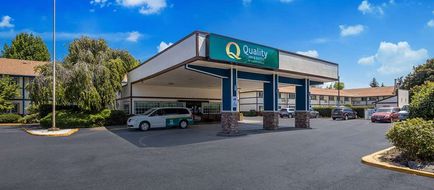 Quality Inn & Suites Exterior