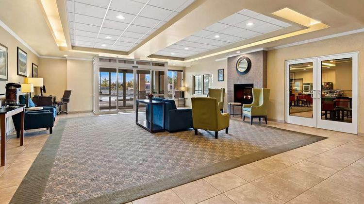 Comfort Inn & Suites Lobby