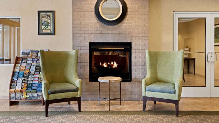 Comfort Inn & Suites Lobby