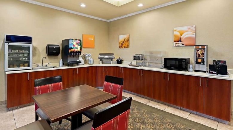 <b>Comfort Inn And Suites Creswell Restaurant</b>. Images powered by <a href="https://iceportal.shijigroup.com/" title="IcePortal" target="_blank">IcePortal</a>.