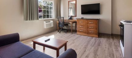 Rodeway Inn & Suites Suite
