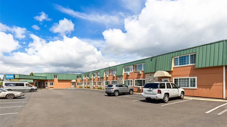 Rodeway Inn & Suites Exterior