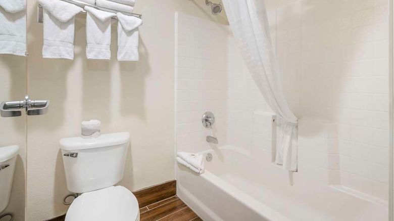 <b>Comfort Inn Troutdale-Portland East Room</b>. Images powered by <a href="https://iceportal.shijigroup.com/" title="IcePortal" target="_blank">IcePortal</a>.