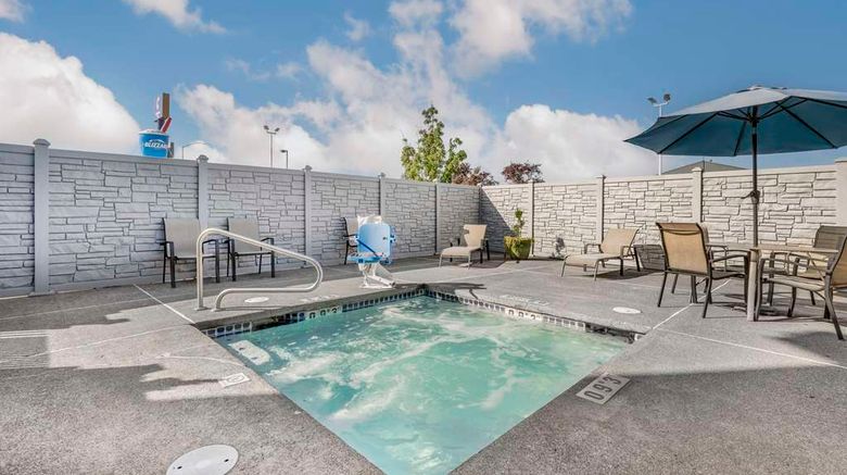 <b>Comfort Inn Troutdale-Portland East Pool</b>. Images powered by <a href="https://iceportal.shijigroup.com/" title="IcePortal" target="_blank">IcePortal</a>.