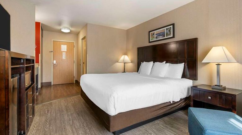 <b>Comfort Inn Columbia Gorge Gateway Room</b>. Images powered by <a href="https://iceportal.shijigroup.com/" title="IcePortal" target="_blank">IcePortal</a>.