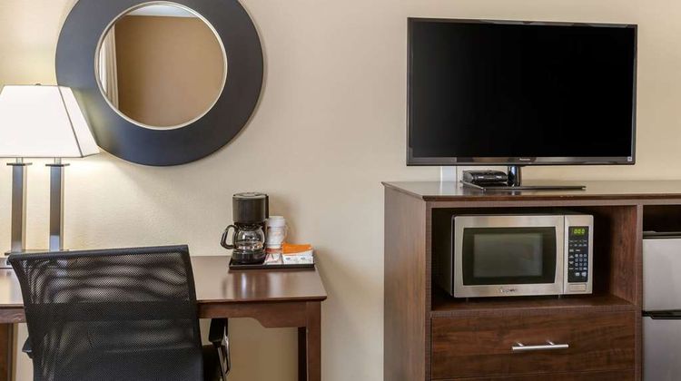 Quality Inn Room