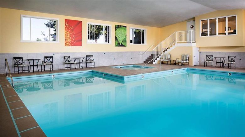 <b>Comfort Inn & Suites Ashland Pool</b>. Images powered by <a href="https://iceportal.shijigroup.com/" title="IcePortal" target="_blank">IcePortal</a>.