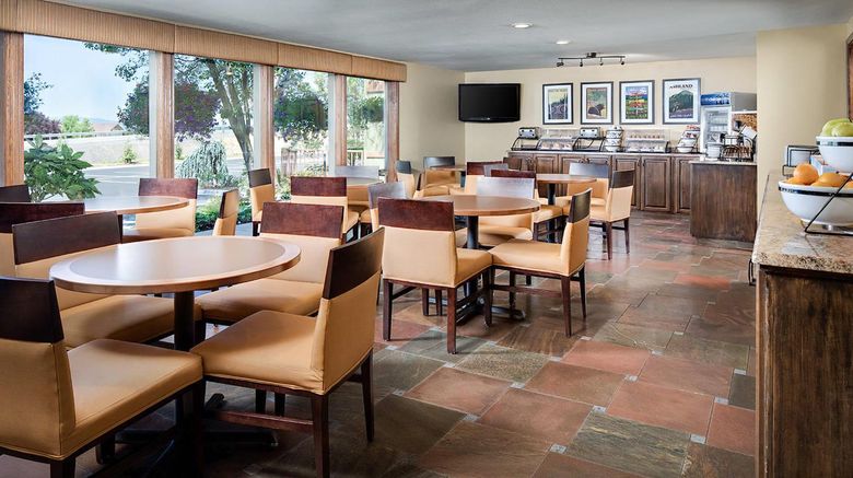 <b>Comfort Inn & Suites Ashland Restaurant</b>. Images powered by <a href="https://iceportal.shijigroup.com/" title="IcePortal" target="_blank">IcePortal</a>.