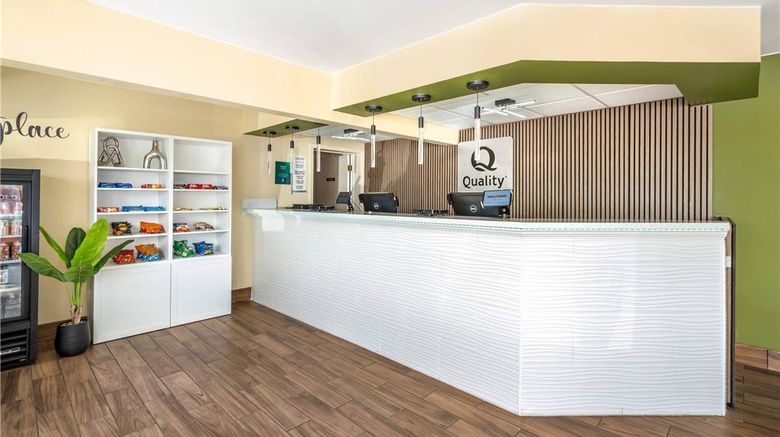 <b>Quality Inn Klamath Falls Lobby</b>. Images powered by <a href="https://iceportal.shijigroup.com/" title="IcePortal" target="_blank">IcePortal</a>.