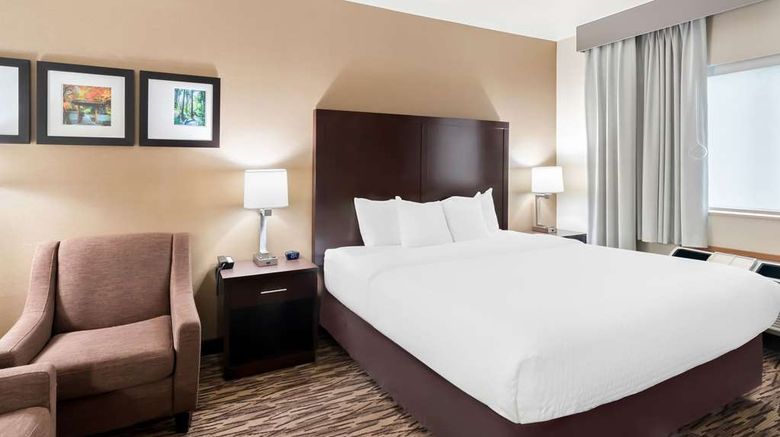 <b>Comfort Suites Portland Airport Suite</b>. Images powered by <a href="https://iceportal.shijigroup.com/" title="IcePortal" target="_blank">IcePortal</a>.