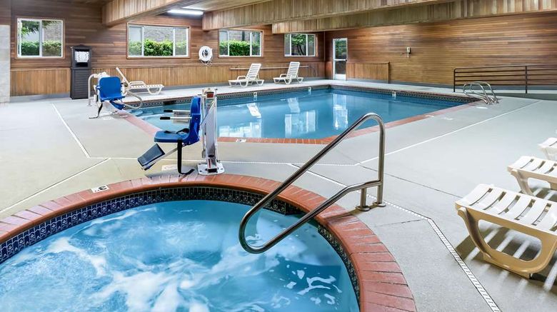 <b>Comfort Suites Portland Airport Pool</b>. Images powered by <a href="https://iceportal.shijigroup.com/" title="IcePortal" target="_blank">IcePortal</a>.