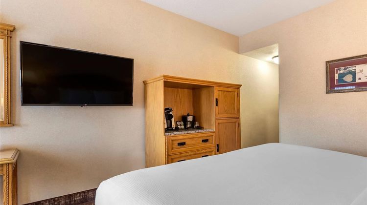 The Kathryn Riverfront Inn Room